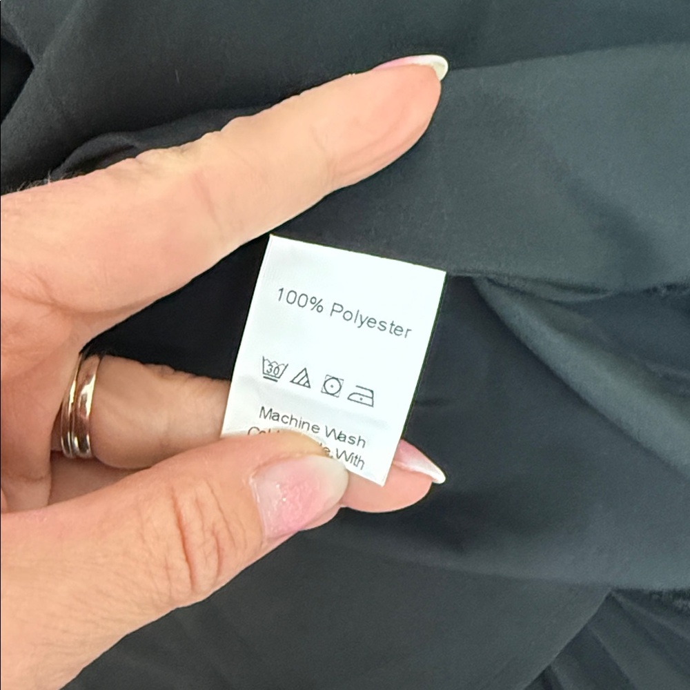 BBX Lephsnt Elegant Black Accordian Detail Dress Sz Small! - Picture 10 of 10